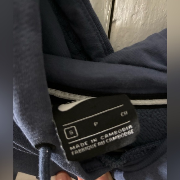 Nike Women’s Sportswear Club Fleece Hoodie - Picture 3 of 4